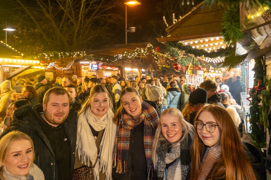 Eine Besuchergruppe auf dem Lamberti-Markt 2025. Foto: Sascha Stüber