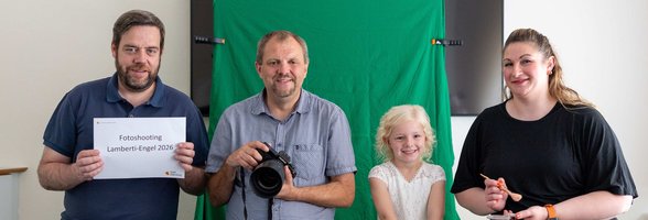 Marktmeister Dennis Ostendorf, Fotograf Sascha Stüber, Engel Milayn und Valentina Proksch von Trend Hair. Foto: Sascha Stüber