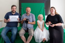 Marktmeister Dennis Ostendorf, Fotograf Sascha Stüber, Engel Milayn und Valentina Proksch von Trend Hair. Foto: Sascha Stüber