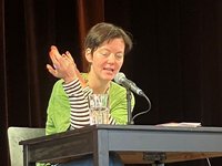 Lisa Krusche liest im Wilhelm13. Foto: Literaturhaus Oldenburg