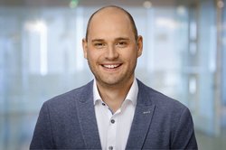 Jannic Jacobs ist Gründungsberater der Wirtschaftsförderung Stadt Oldenburg. Foto: Foto- und Bilderwerk