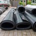 Vorschau: Große Rollen mit schwarzer Folie. Foto: Sascha Stüber