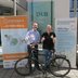 Vorschau: Holger Sandker, stellvertretender Vorstandsvorsitzender der OLB-Stiftung, und Judith Busch, Vorstandsmitglied ProZept e.V., freuen sich auf viele Kilometer für das Erreichen des fünften Etappenziels. Foto: Stadt Oldenburg