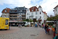 Ökomarkt Julius-Mosen-Platz, Gesamtansicht. Foto: Stadt Oldenburg Ökomarkt Julius-Mosen-Platz, Gesamtansicht. Foto: Stadt Oldenburg