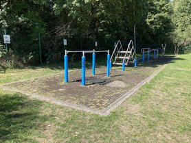 Fitnessparcours am Utkiek – sechs Stationen in Reihe. Foto: Stadt Oldenburg
