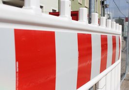 Absperrung vor einer Baustelle. Foto: Patrick Sommer/Pixabay