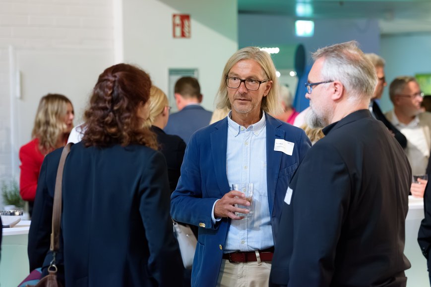 Das Netzwerken nimmt beim Fachkräfte-Forum einen wichtigen Stellenwert ein. Foto: Thorsten Helmerichs