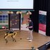 Vorschau: Mitarbeiter der Jade Hochschule steuert den Roboterhund. Foto: Foto- und Bilderwerk