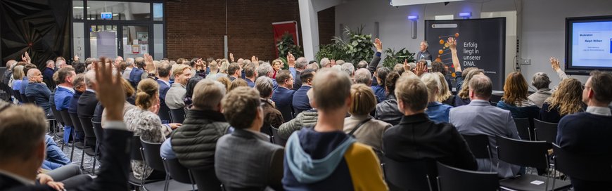 Das Publikum wird eingebunden: Wer hat wie viele Kontaktpunkte besucht? Foto: Imke Folkerts
