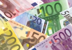 Bunte Euro-Geldscheine. Foto: Gerd Altmann/Pixelio
