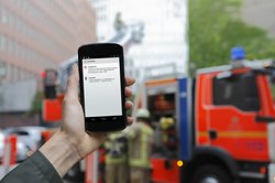 Die Listenansicht der KATWARN-App zeigt Warnungen an. Foto: Matthias Heyde/Fraunhofer FOKUS