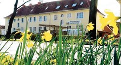 GWA Dietrichfeld hinter Blumen. Foto: Stadt Oldenburg