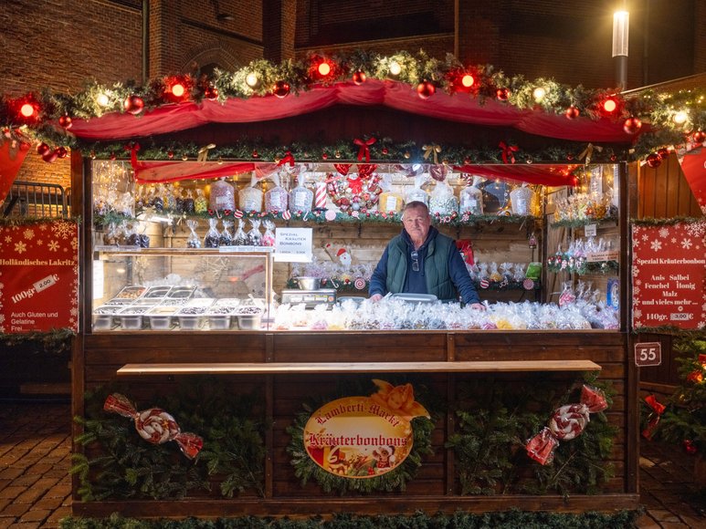 Kräuterbonbons und Lakritz auf dem Lamberti-Markt 2025. Foto: Sascha Stüber