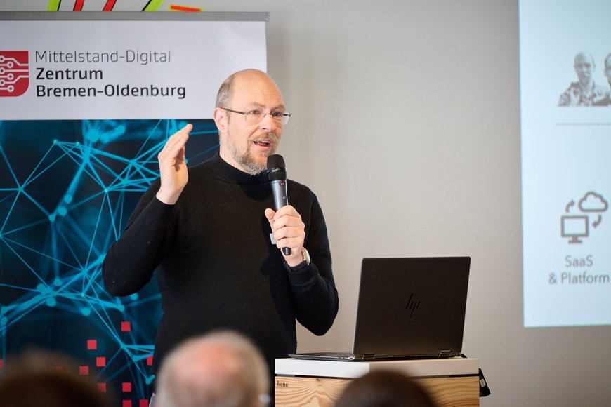 Jan Schoenmakers hält die Keynote zu KI. Foto: Foto und Bilderwerk