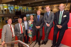 Klaus Wegling, Leiter der Wirtschaftsförderung, Dolf Vogd, Commercieele Club Groningen, Sören Kläner, IHK, Sabine Beckenbauer, NBank, OB Jürgen Krogmann, Joost van Keulen, Stadt Groningen, Rainer Krause, BÜFA. Foto: Thorsten Helmerichs