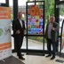 Vorschau: Hermann Kruse, Filialleiter der Sparda-Bank West eG, und Horst Häuser, Vorstandsvorsitzender von Kinderlachen Oldenburg, freuen sich über das Erreichen des Etappenziels. Foto: Stadt Oldenburg