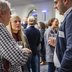 Vorschau: Der offizielle Teil des Abends ist vorbei, das Netzwerken beginnt. Foto: Imke Folkerts