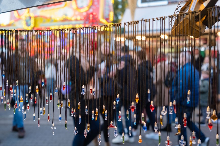Reiskornbeschriftung auf dem Kramermarkt 2024. Foto: Sascha Stüber