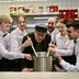 Vorschau: „Günther, der Treckerfahrer“ mit den Servicekräften in der Küche. Foto: Torsten von Reeken