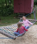 Kinder in der Hängematte. Foto: Stadt Oldenburg Kinder in der Hängematte. Foto: Stadt Oldenburg