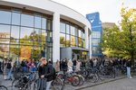 17.575 Studentinnen und Studenten waren im Wintersemester 2023/24 an der Universität Oldenburg und am Oldenburger Standort der Jade Hochschule eingeschrieben. Quelle: Universität Oldenburg & Jade Hochschule. Foto: Universität Oldenburg/Matthias Hornung