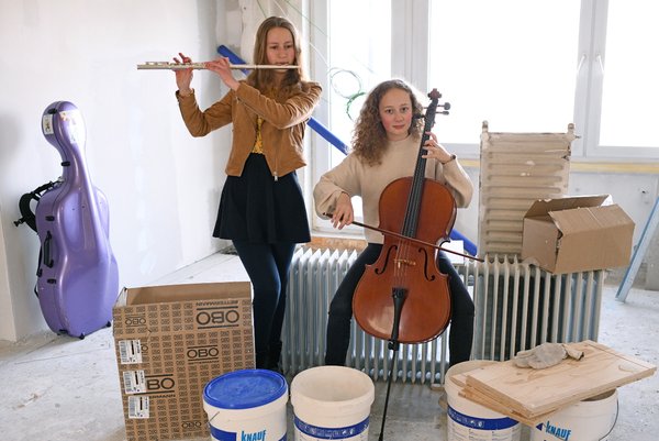 Musikalisches Duo auf der Baustelle. Foto: Bernhard Weber-Meinardus