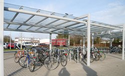 Überdachte Radabstellanlage am Haltepunkt Wechloy. Foto: Stadt Oldenburg