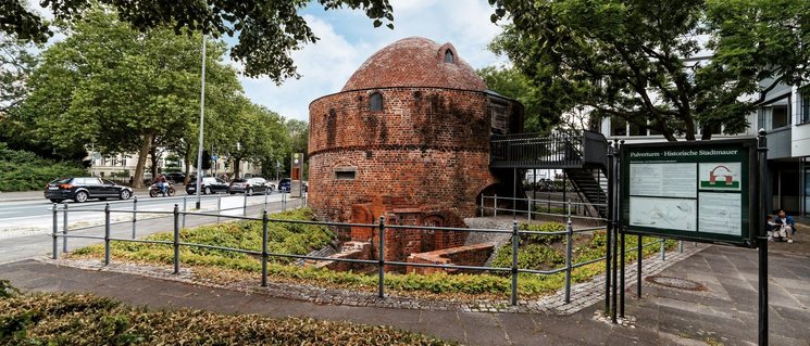 Pulverturm am Kasinoplatz. Foto: Mittwollen und Gradetchliev