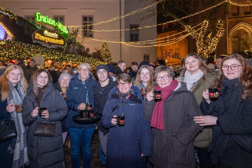 Eine Besuchergruppe auf dem Lamberti-Markt 2025. Foto: Sascha Stüber