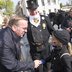 Vorschau: Boris Pistorius (links) mit einem Schornsteinfeger beim Festumzug. Foto: Sascha Stüber
