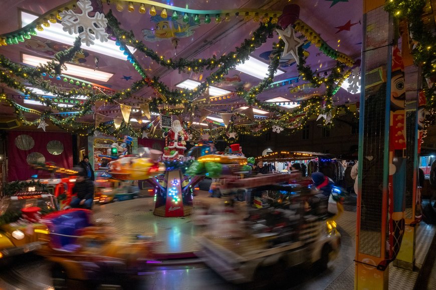 Das Kinderkarussell auf dem Schloßplatz beim Lamberti-Markt 2025. Foto: Sascha Stüber