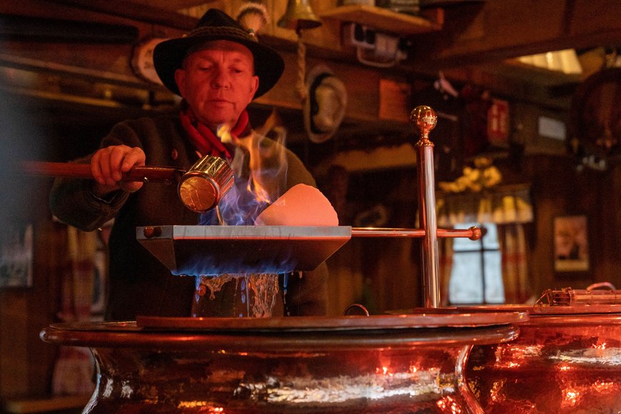 Feuerzangenbowle auf dem Lamberti-Markt 2022. Foto: Sascha Stüber