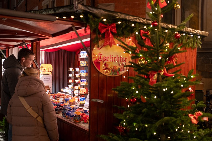 Ein Teelicht-Stand auf dem Lamberti-Markt 2025. Foto: Sascha Stüber