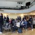 Vorschau: Bei der Publikumsabfrage stehen Vertreterinnen und Vertreter aus Dienstleistungsunternehmen auf. Foto: Stadt Oldenburg