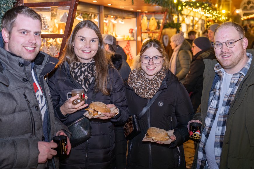 Eine Besuchergruppe auf dem Lamberti-Markt 2025. Foto: Sascha Stüber