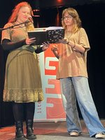 Lesende Schülerinnen. Foto: Literaturhaus Oldenburg