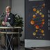 Vorschau: Hochschulpräsident Prof. Dr.-Ing. Manfred Weisensee heißt die Gäste in der Jade Hochschule willkommen. Foto: Imke Folkerts