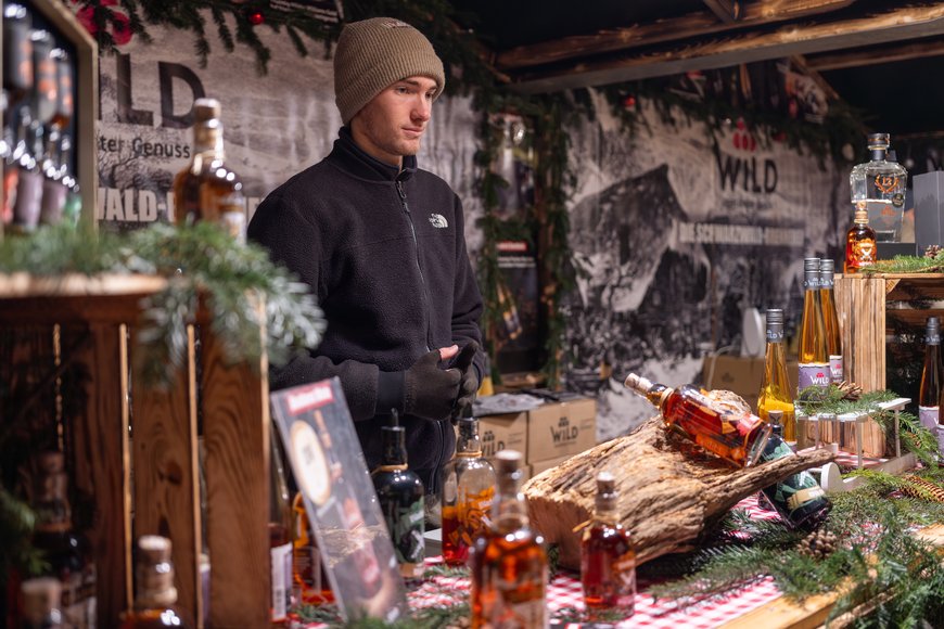 Die Schwarzwald-Brennerei WILD auf dem Lamberti-Markt 2025. Foto: Sascha Stüber