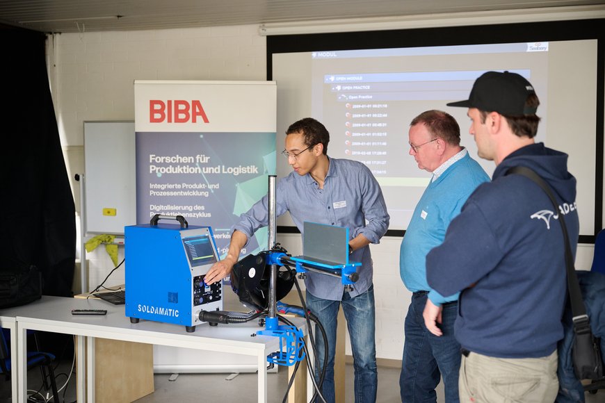 Vorstellung eines digitalen Schweißbrenners zur Ausbildung im Handwerk. Foto: Foto-und Bilderwerk