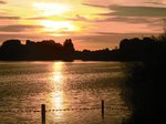 Sonnenaufgang am Bornhorster See. Foto: Werner Fuhlrott