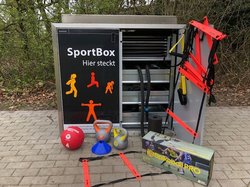 Die SportBox mit kostenlos nutzbarem Trainingsequipment im Sportpark Kreyenbrück. Foto: Stadt Oldenburg