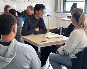 Schülergruppe aus Qingdao nimmt gemeinsam mit den Schülerinnen und Schülern der BBS Wechloy am Unterricht teil. @BBS Wechloy